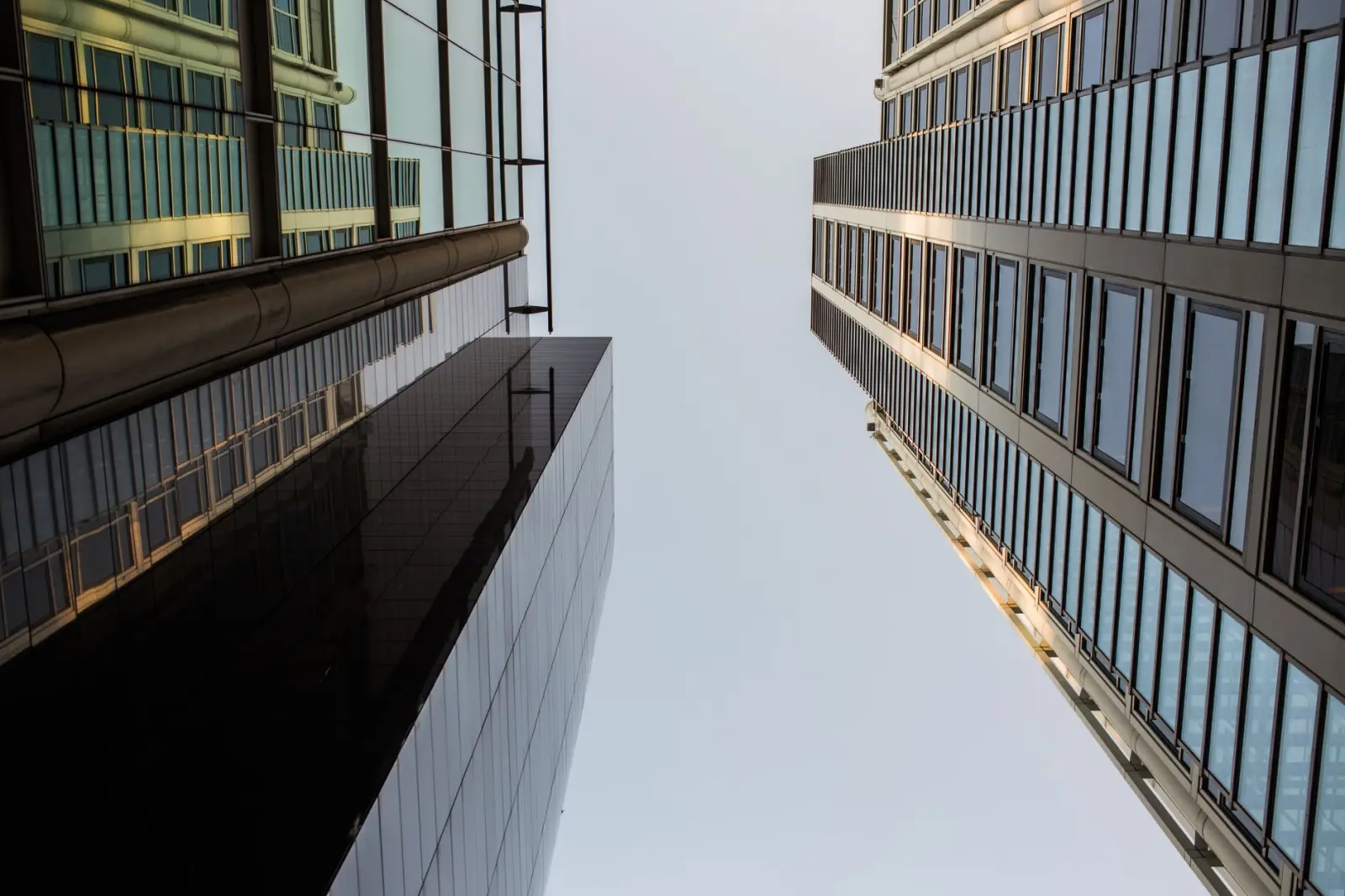 威县中小企业网站建设方案：PC端与移动端一体化开发实践