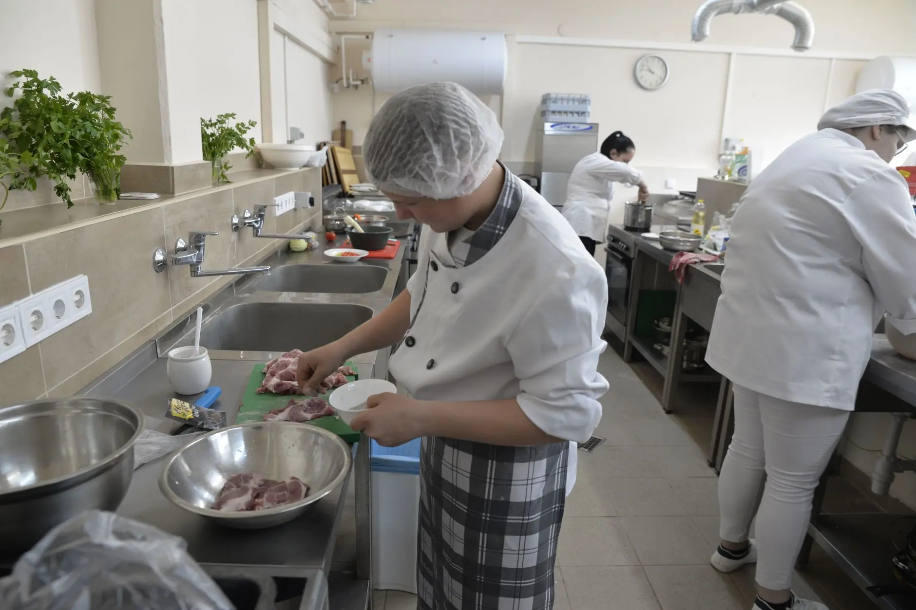 中小企业网站建设新趋势：响应式设计与移动端适配的行业实践
