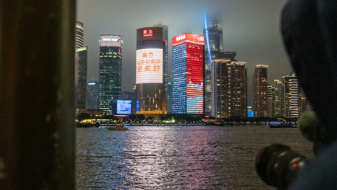 中小企业网站建设指南：从域名注册到上线推广的完整流程解析